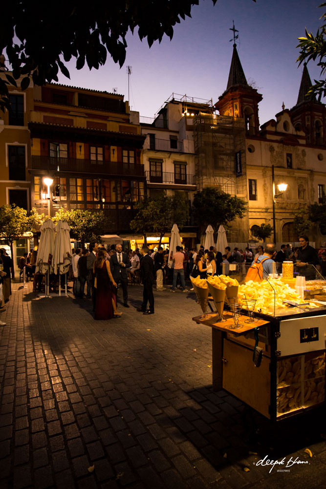 Spanish-plaza-bar-cafe-tapas-at-night